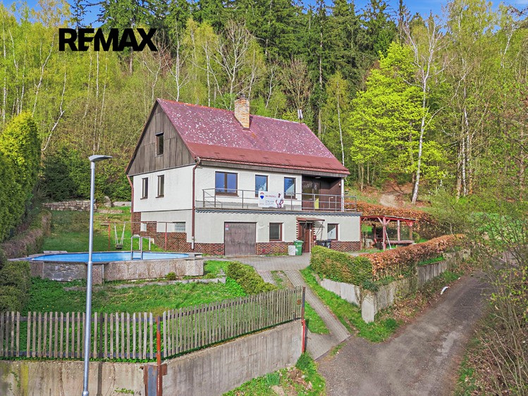 Prodej rodinného domu 164 m², pozemek 713 m² - foto 1