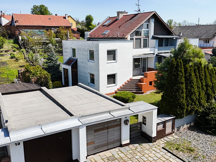 Prodej rodinného domu 138 m², pozemek 403 m² - foto 1