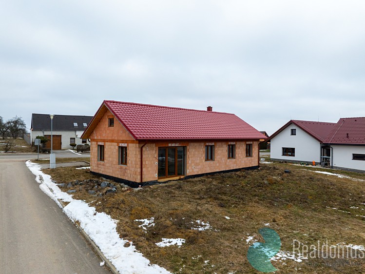 Prodej rodinného domu 100 m², pozemek 1 021 m² - foto 3