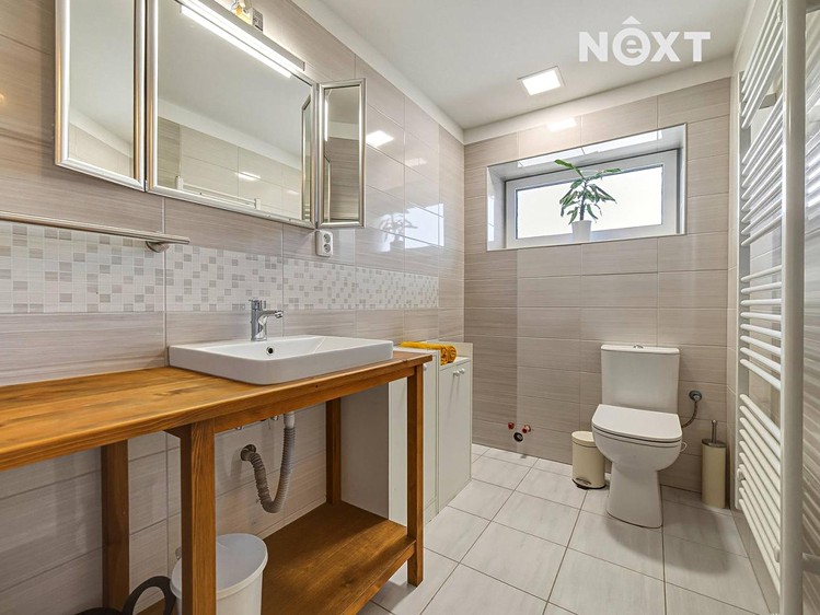 Prodej rodinného domu 227 m², pozemek 805 m² - foto 5