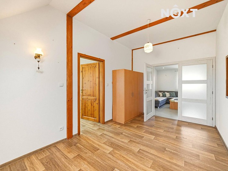 Prodej rodinného domu 227 m², pozemek 805 m² - foto 8