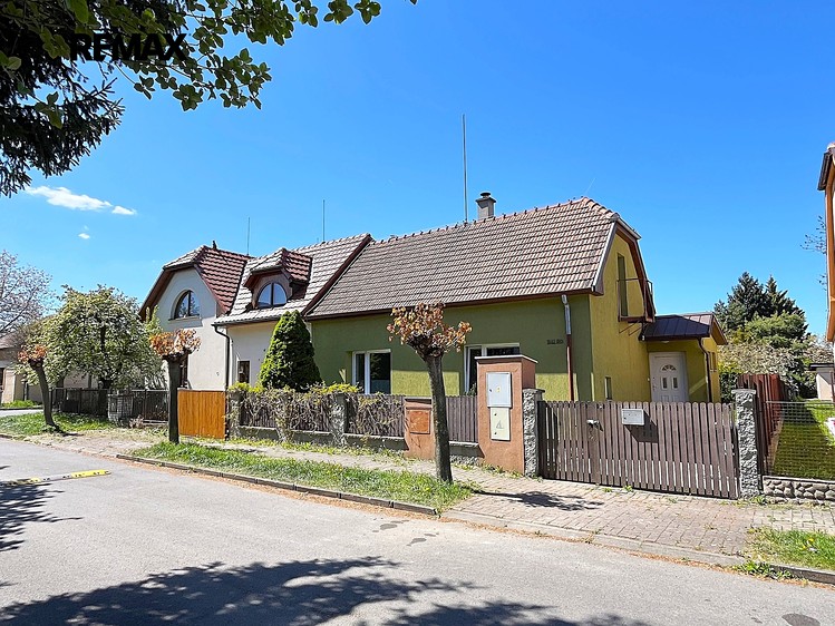 Prodej rodinného domu 83 m², pozemek 285 m² - foto 1