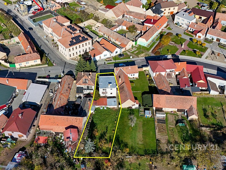 Prodej rodinného domu 98 m², pozemek 810 m² - foto 1