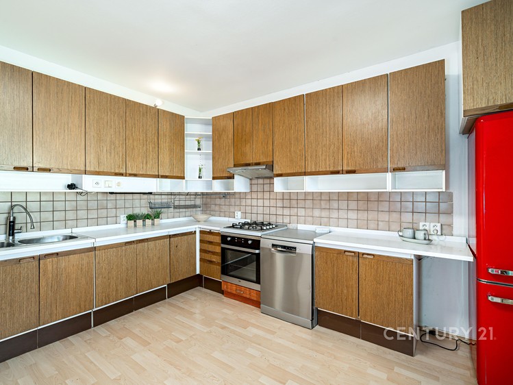 Prodej rodinného domu 98 m², pozemek 810 m² - foto 2