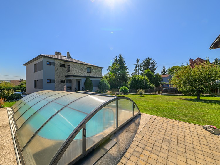 Prodej rodinného domu 254 m², pozemek 760 m² - foto 6