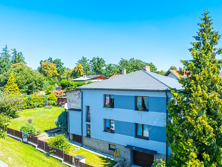 Prodej rodinného domu 254 m², pozemek 760 m² - foto 8