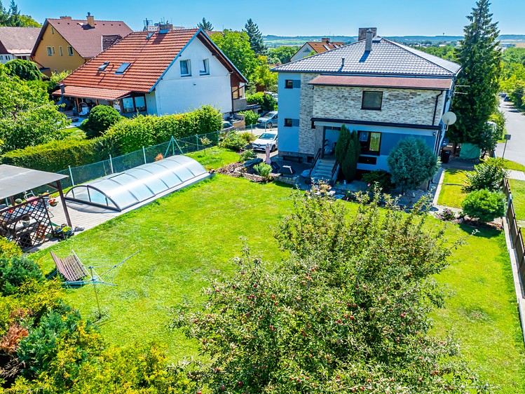 Prodej rodinného domu 254 m², pozemek 760 m² - foto 7