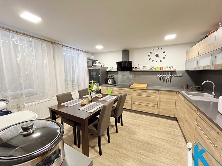 Prodej  rodinného domu 180 m², pozemek 707 m² - foto 6