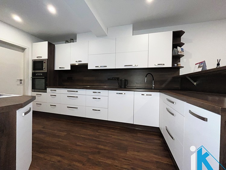 Prodej rodinného domu 169 m², pozemek 951 m² - foto 4