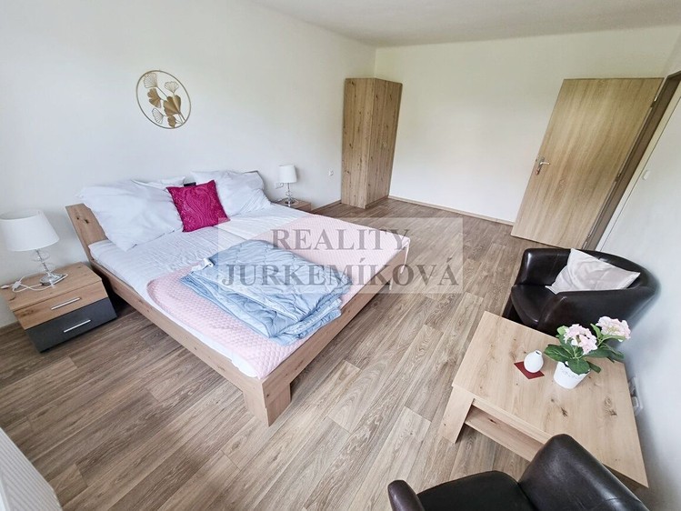 Prodej vícegeneračního domu 200 m², pozemek 447 m² - foto 3