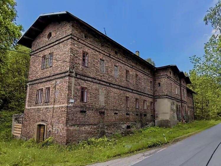 Prodej vícegeneračního domu 800 m², pozemek 1 058 m² - foto 3