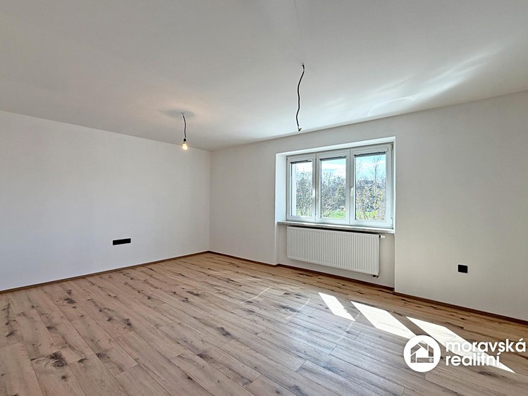 Prodej rodinného domu 175 m², pozemek 759 m² - foto 1
