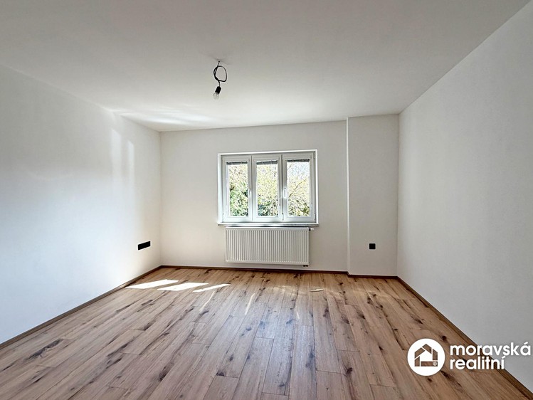 Prodej rodinného domu 175 m², pozemek 759 m² - foto 4