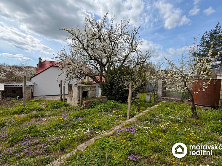 Prodej rodinného domu 175 m², pozemek 759 m² - foto 2