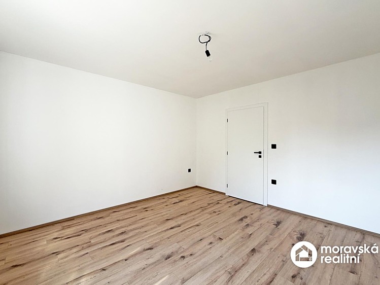 Prodej rodinného domu 175 m², pozemek 759 m² - foto 8