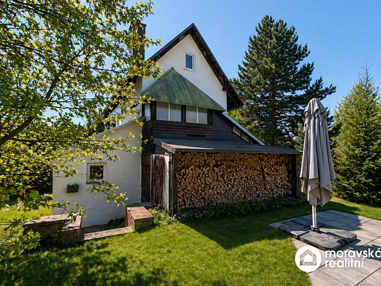 Prodej chaty 107 m², pozemek 919 m² - foto 1