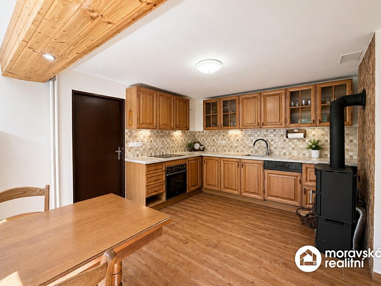 Prodej chaty 107 m², pozemek 919 m² - foto 7