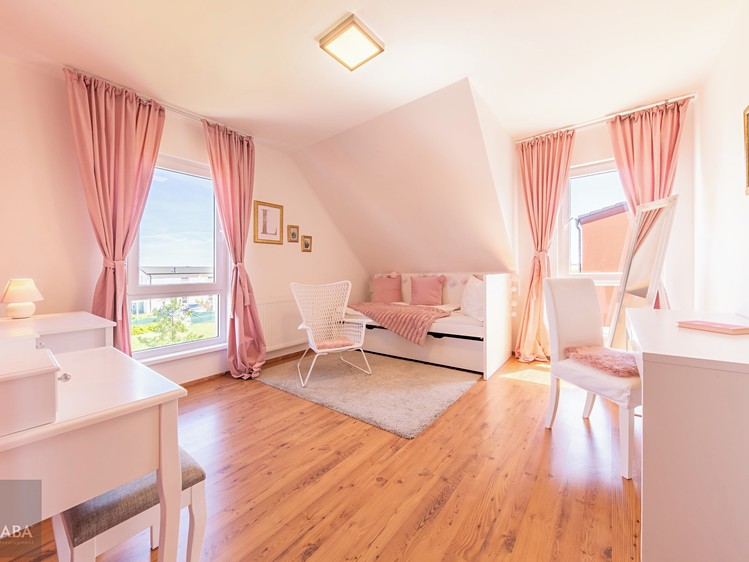 Prodej rodinného domu 132 m², pozemek 422 m² - foto 4