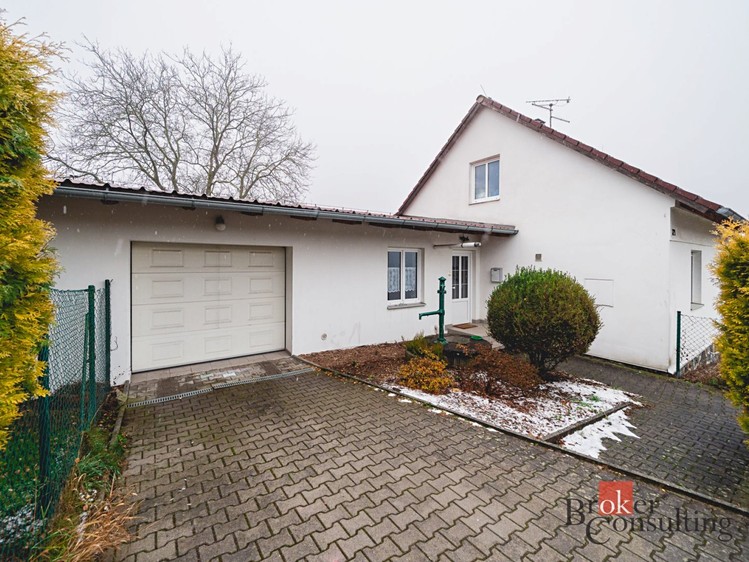 Prodej rodinného domu 197 m², pozemek 1 522 m² - foto 1