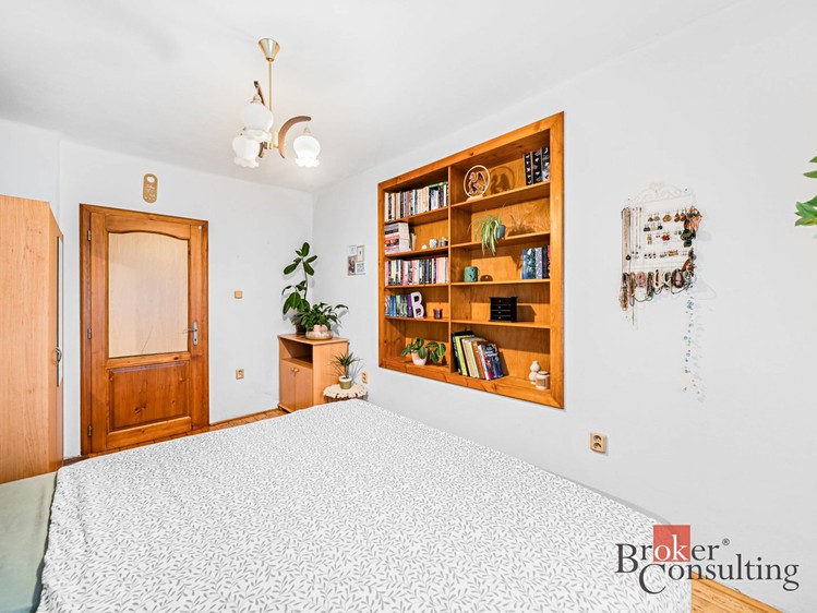 Prodej rodinného domu 197 m², pozemek 1 522 m² - foto 7