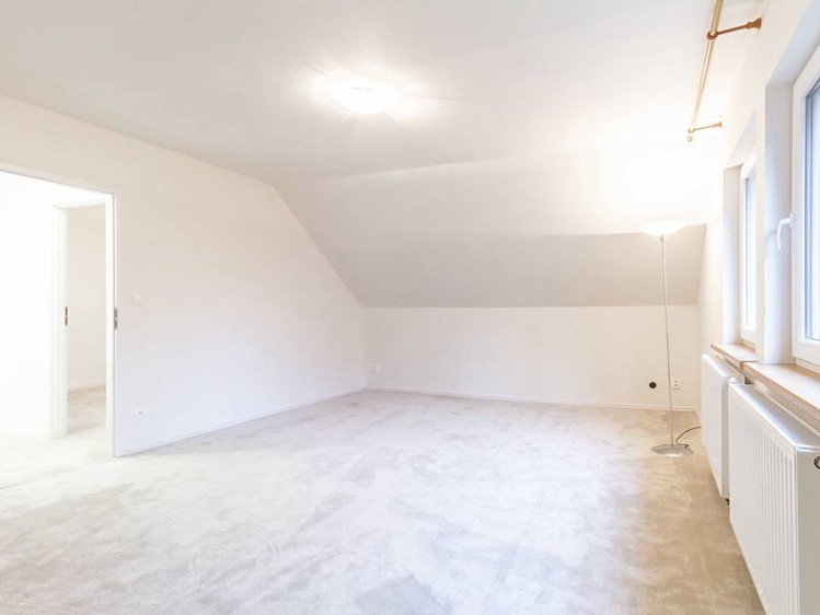 Prodej  rodinného domu 230 m², pozemek 606 m² - foto 8