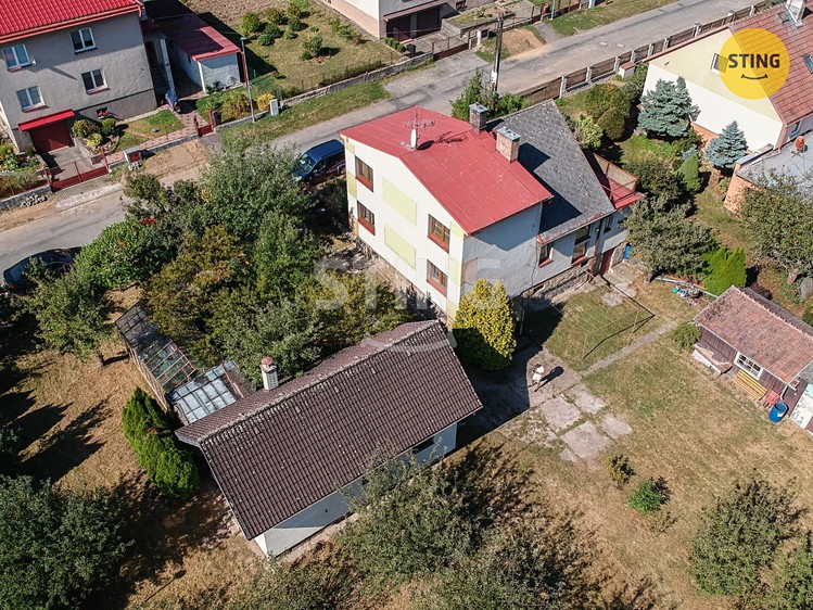 Prodej rodinného domu 219 m², pozemek 1 196 m² - foto 3