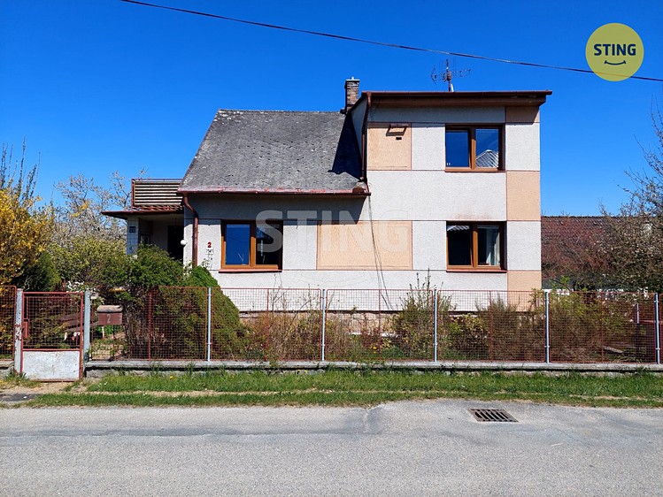 Prodej rodinného domu 219 m², pozemek 1 196 m² - foto 2