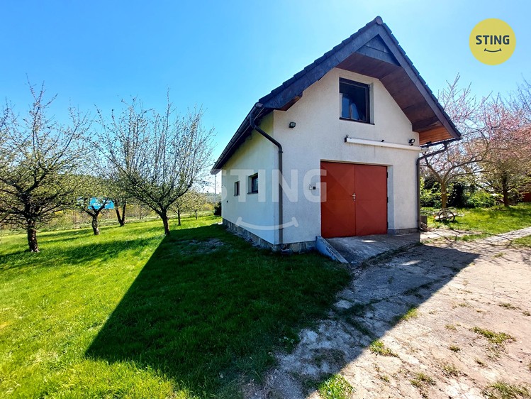 Prodej rodinného domu 219 m², pozemek 1 196 m² - foto 7