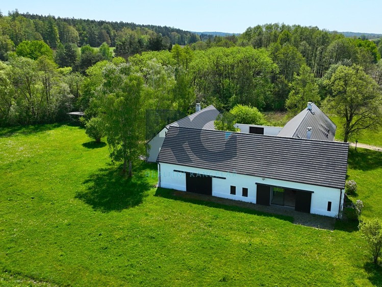 Prodej rodinného domu 1 156 m², pozemek 77 270 m² - foto 1