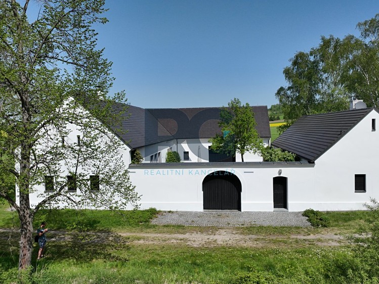 Prodej rodinného domu 1 156 m², pozemek 77 270 m² - foto 4