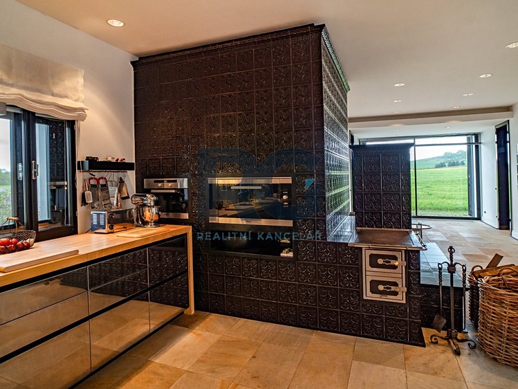 Prodej rodinného domu 1 156 m², pozemek 77 270 m² - foto 7