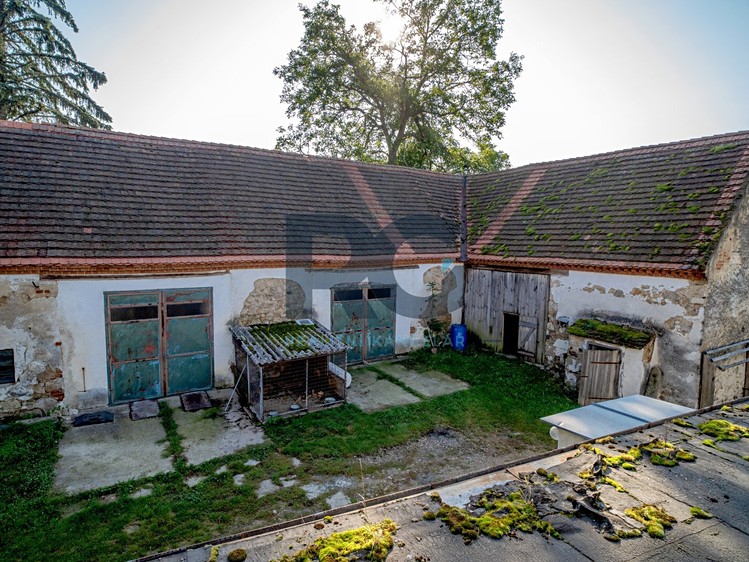 Prodej  rodinného domu 552 m², pozemek 3 326 m² - foto 6