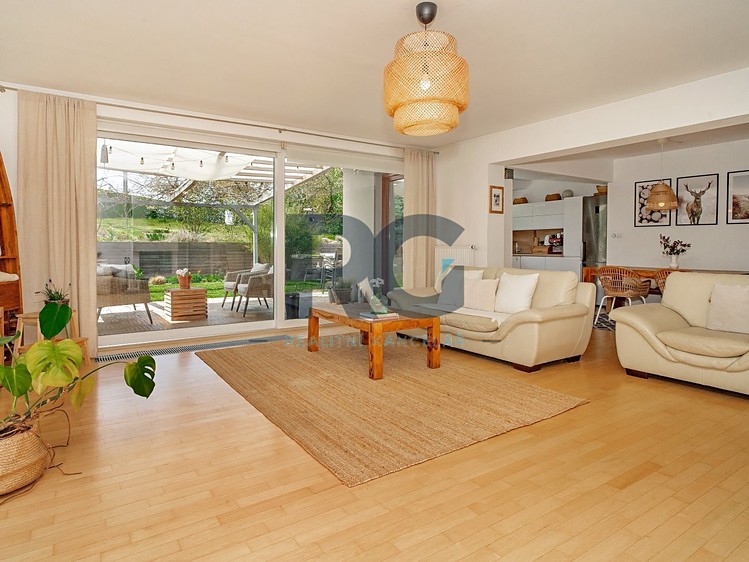 Prodej rodinného domu 272 m², pozemek 3 754 m² - foto 2