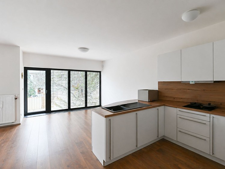 Prodej vícegeneračního domu 272 m², pozemek 134 m² - foto 5