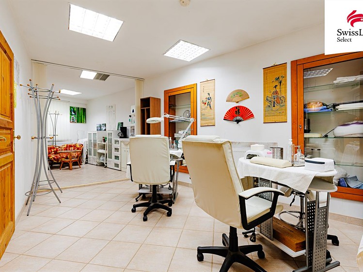 Prodej rodinného domu 376 m², pozemek 154 m² - foto 8