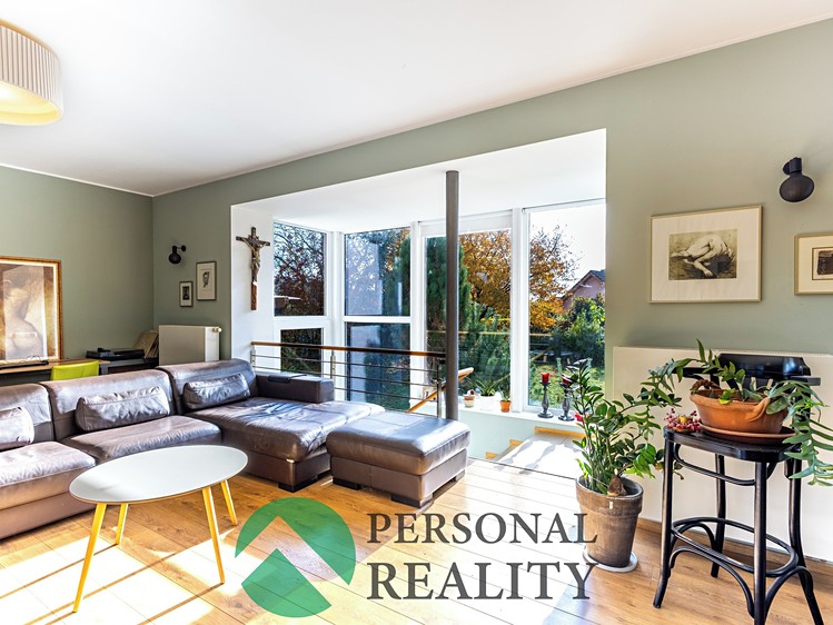 Prodej rodinného domu 251 m², pozemek 929 m² - foto 2