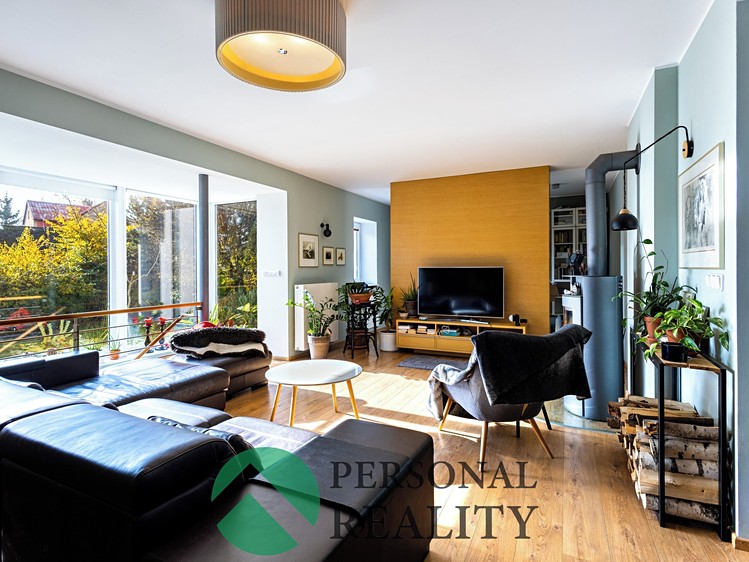Prodej rodinného domu 251 m², pozemek 929 m² - foto 3