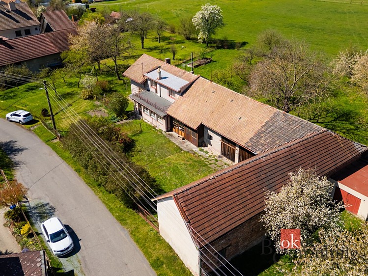 Prodej rodinného domu 412 m², pozemek 2 190 m² - foto 8