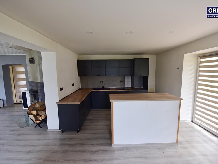 Prodej  rodinného domu 280 m², pozemek 3 046 m² - foto 3