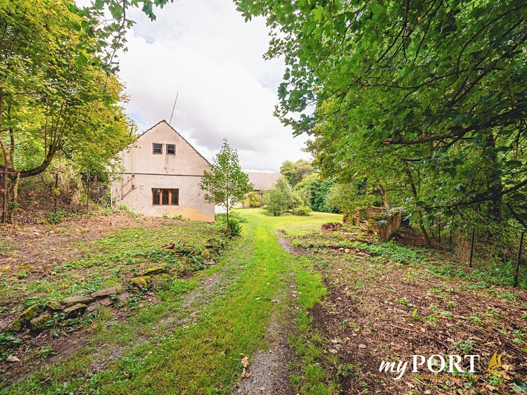 Prodej rodinného domu 275 m², pozemek 2 635 m² - foto 8