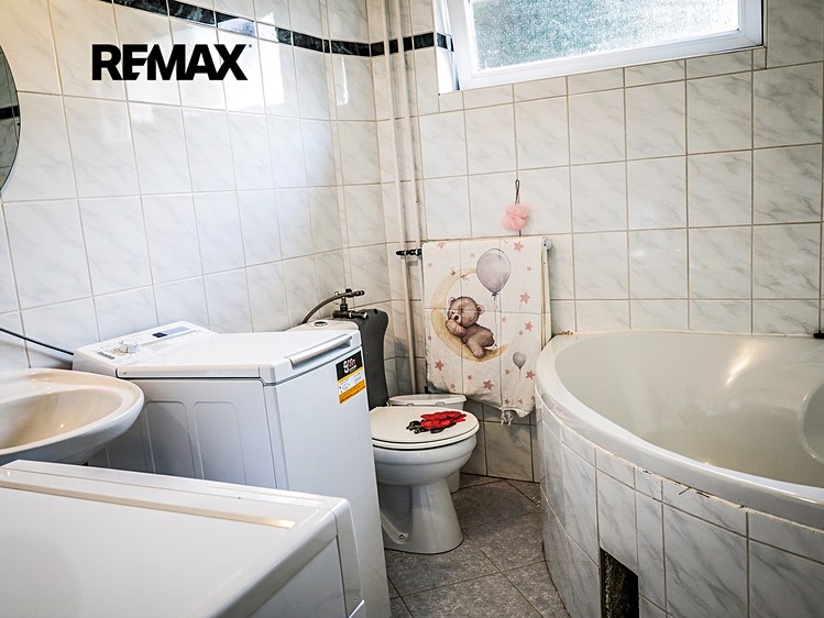 Prodej rodinného domu 343 m², pozemek 800 m² - foto 7