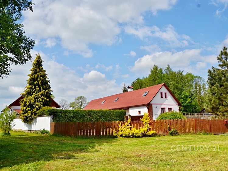 Prodej rodinného domu 325 m², pozemek 5 290 m² - foto 2