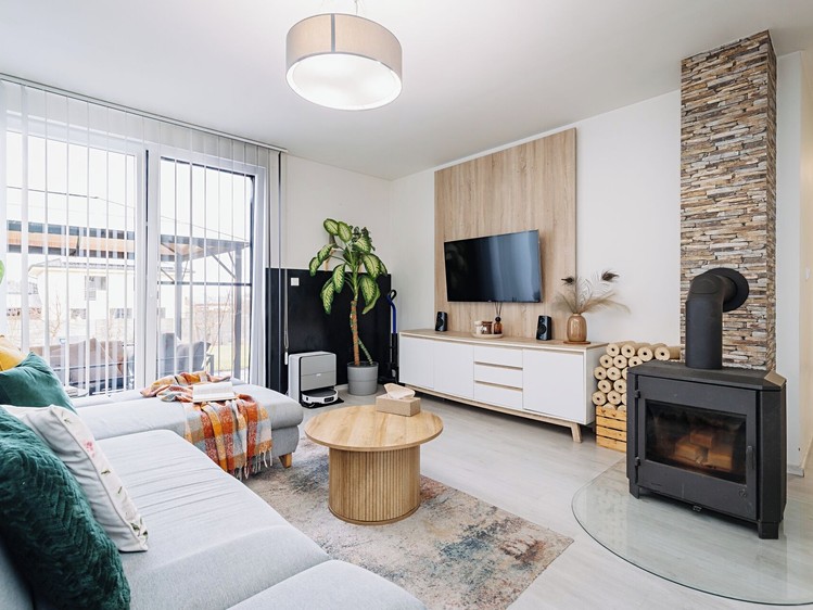 Prodej rodinného domu 114 m², pozemek 976 m² - foto 2