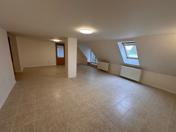 Prodej rodinného domu 288 m², pozemek 382 m² - foto 5