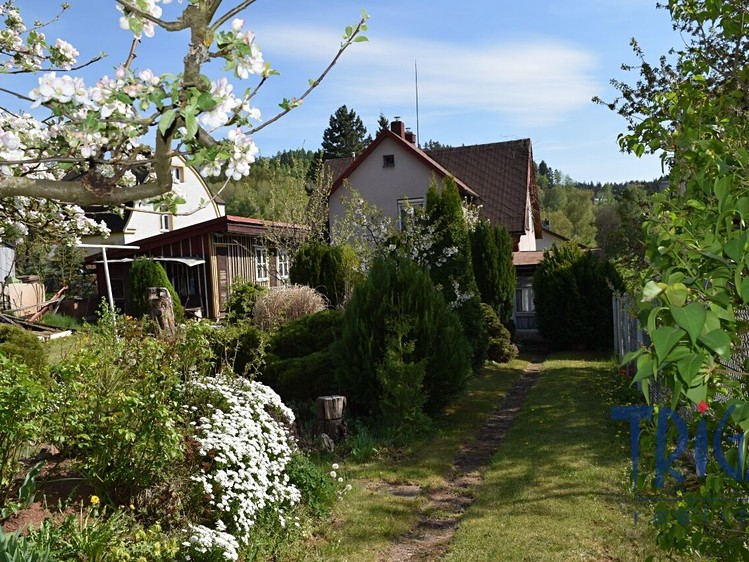 Prodej rodinného domu 165 m², pozemek 689 m² - foto 2