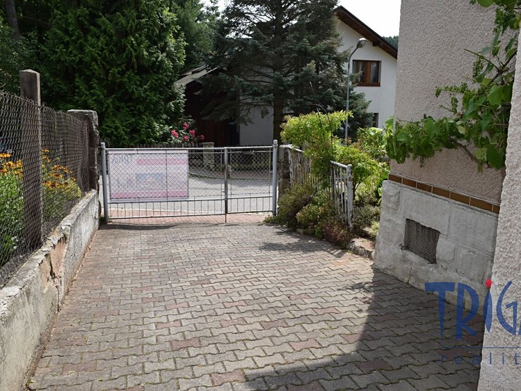 Prodej rodinného domu 165 m², pozemek 689 m² - foto 3