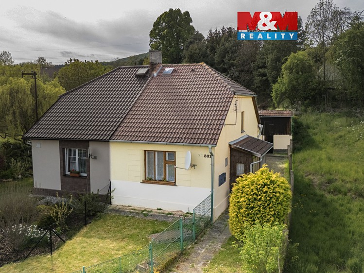 Prodej rodinného domu 86 m², pozemek 1 336 m² - foto 1