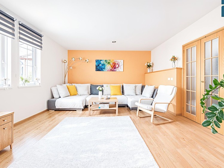 Prodej  rodinného domu 276 m², pozemek 1 255 m² - foto 3