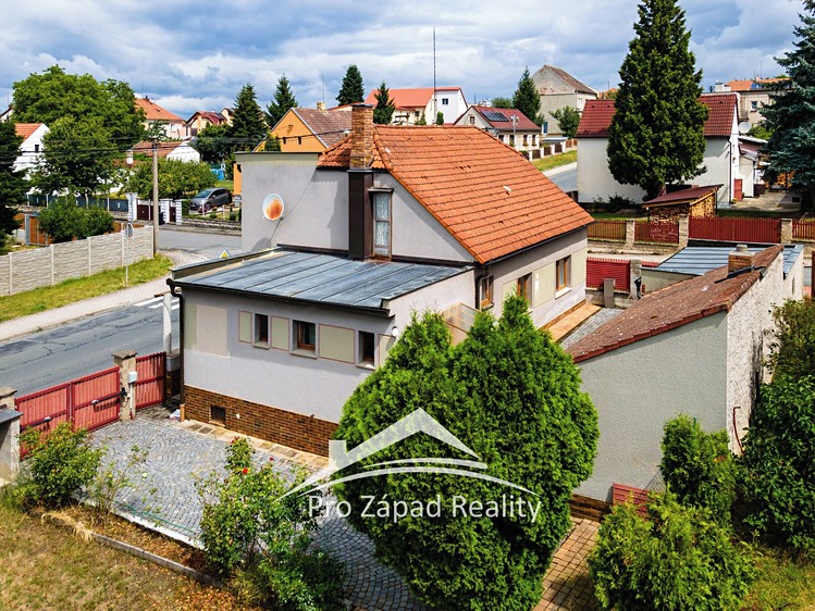 Prodej rodinného domu 175 m², pozemek 276 m² - foto 1
