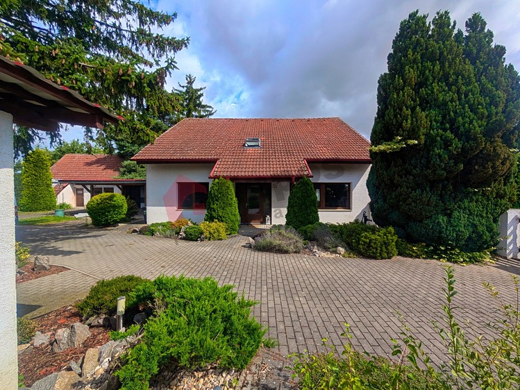 Pronájem rodinného domu 120 m², pozemek 789 m² - foto 1